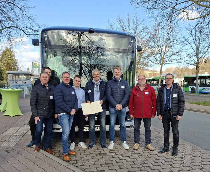 PK E-Bus Uslar Stephan Börger verdeckt Peter Traupe Martin Adolph Dr. Reinhardt Hoppenheit Bernd Klodner web.jpg Elektrobusse im Alltagstest:  Südniedersachsen sammelt Erfahrungen für den ÖPNV von morgen